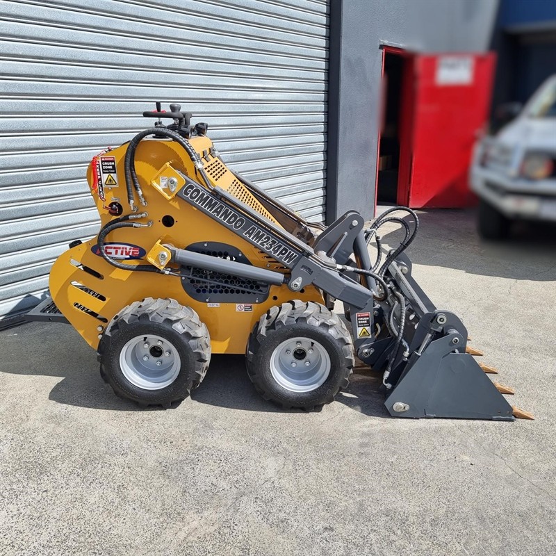 AM234PW Commando Mini Skidsteers image 32