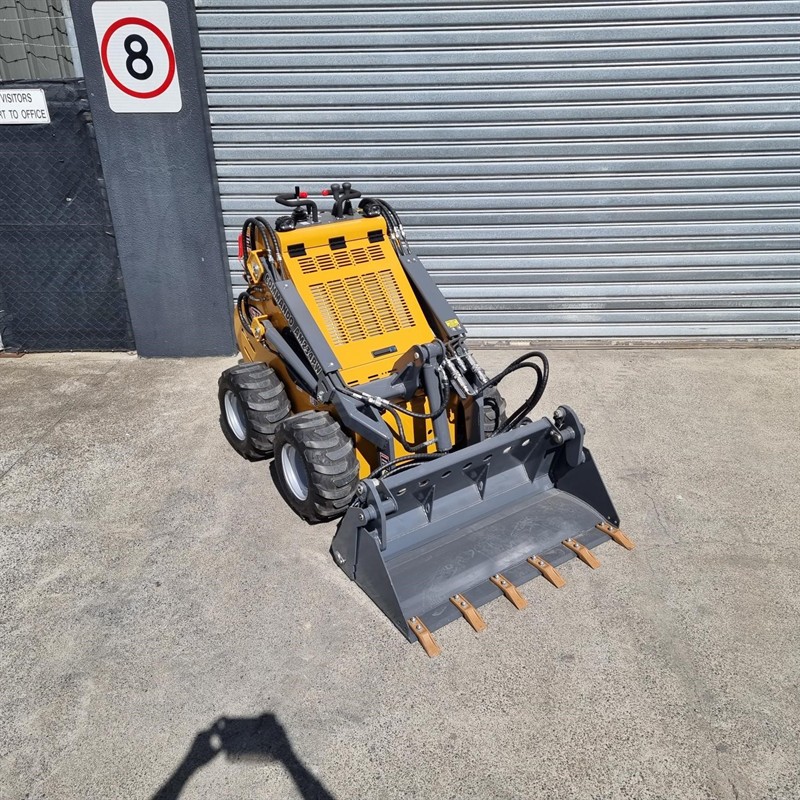 AM234PW Commando Mini Skidsteers image 37