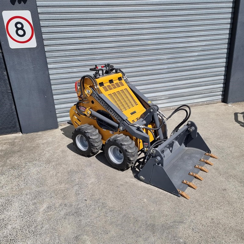 AM234PW Commando Mini Skidsteers image 38