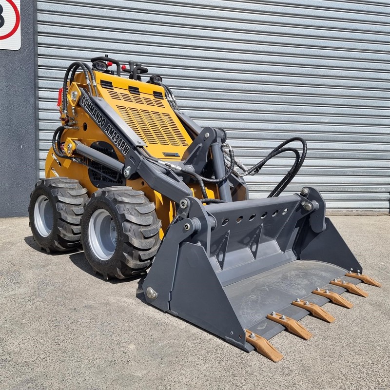 AM234PW Commando Mini Skidsteers image 40