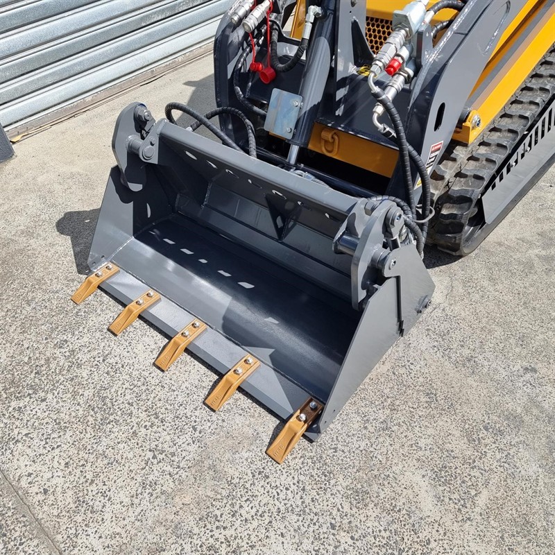 AM334DT Commando Mini Skidsteers image 6