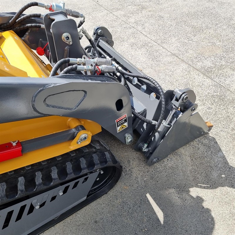 AM334DT Commando Mini Skidsteers image 14