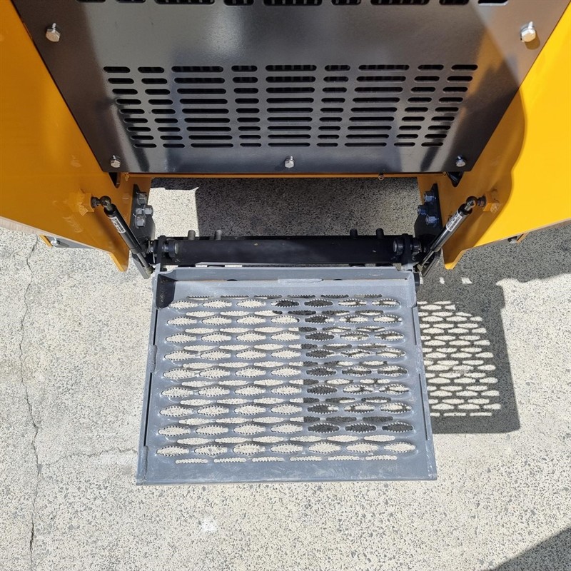 AM334DT Commando Mini Skidsteers image 16