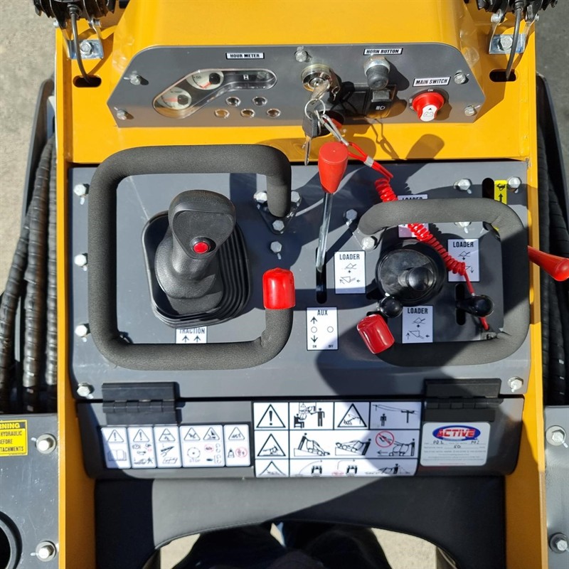 AM334DT Commando Mini Skidsteers image 24