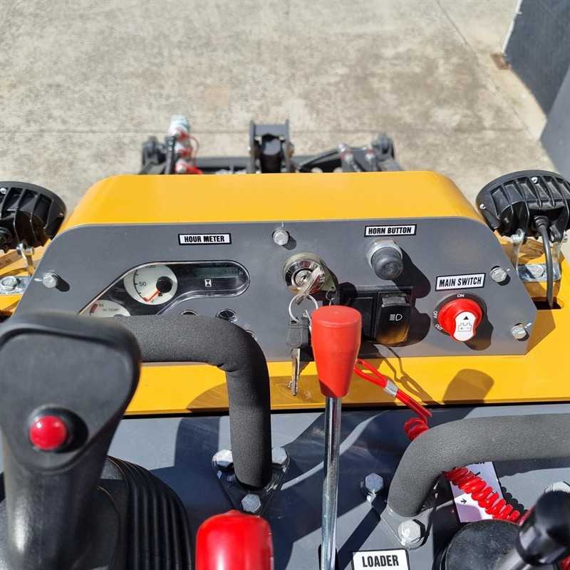 AM334DT Commando Mini Skidsteers image 25