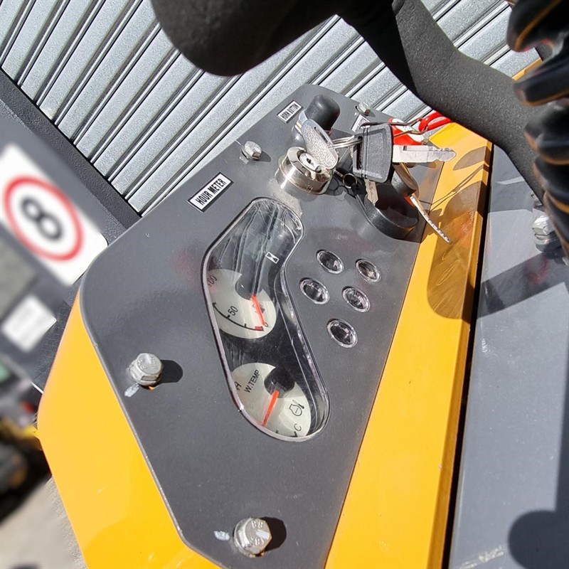 AM334DT Commando Mini Skidsteers image 29