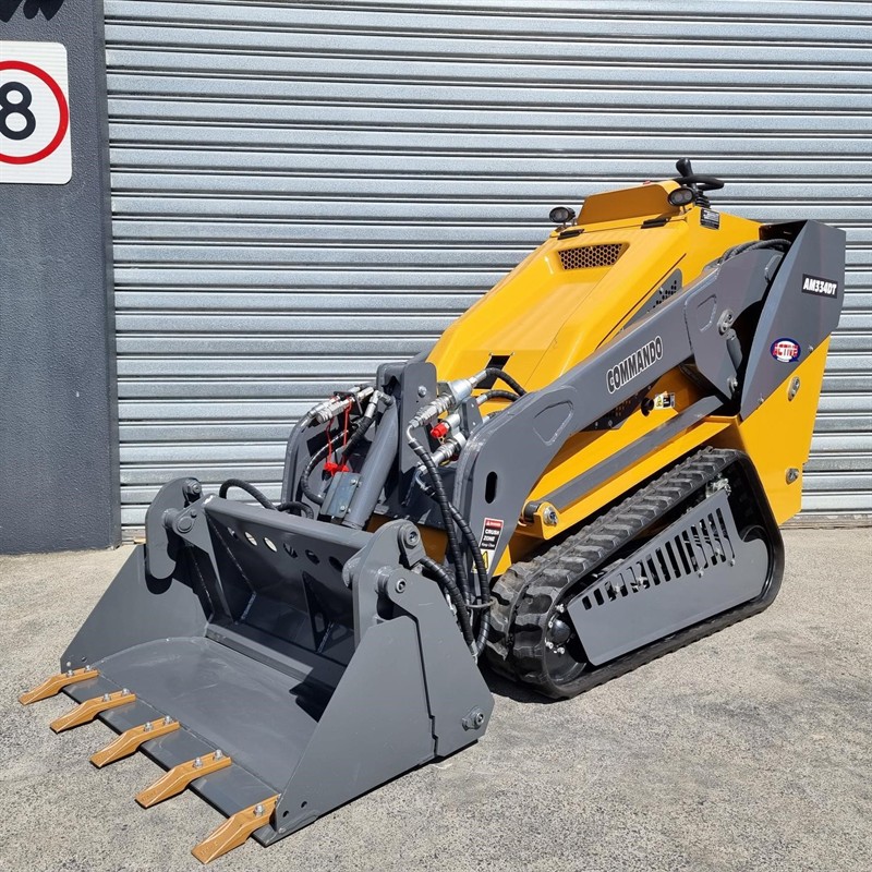 AM334DT Commando Mini Skidsteers image 40