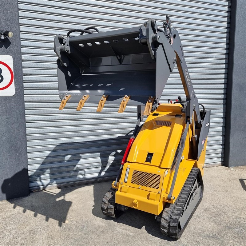 AM334DT Commando Mini Skidsteers image 49