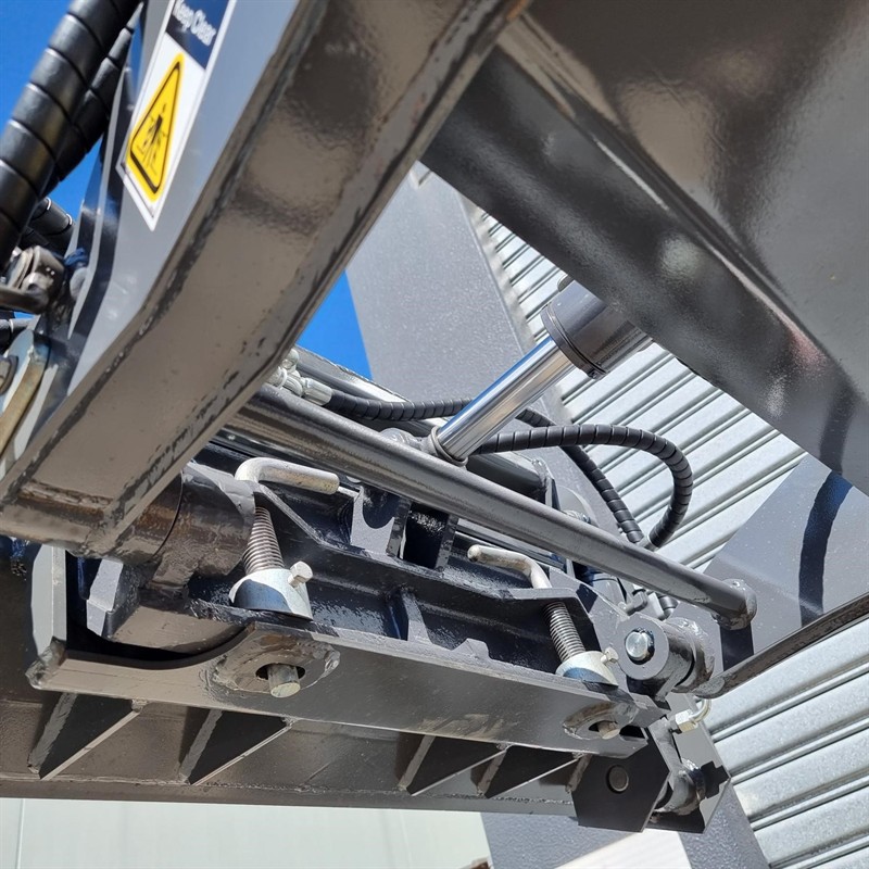 AM334DT Commando Mini Skidsteers image 60