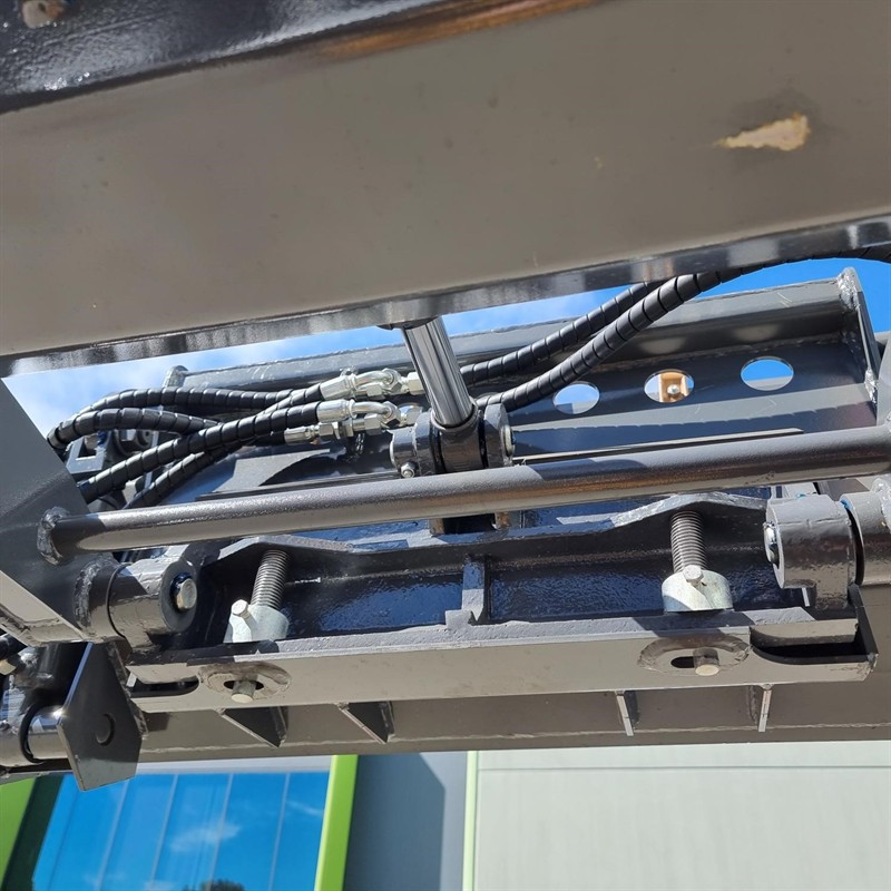 AM334DT Commando Mini Skidsteers image 61