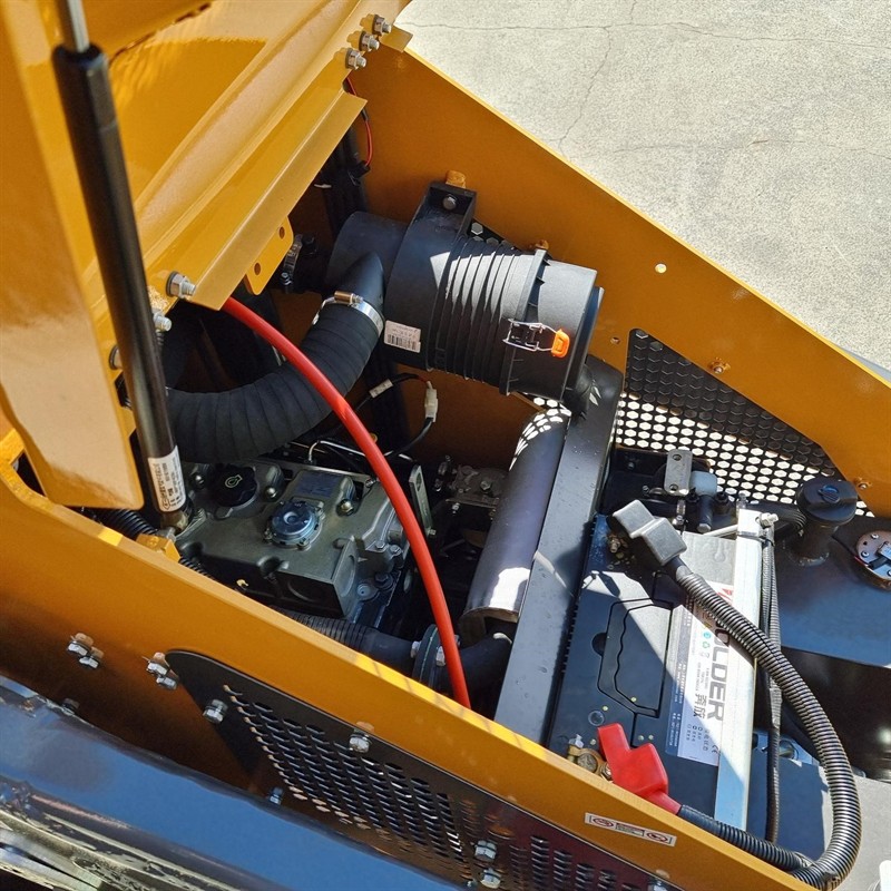 AM334DT Commando Mini Skidsteers image 72