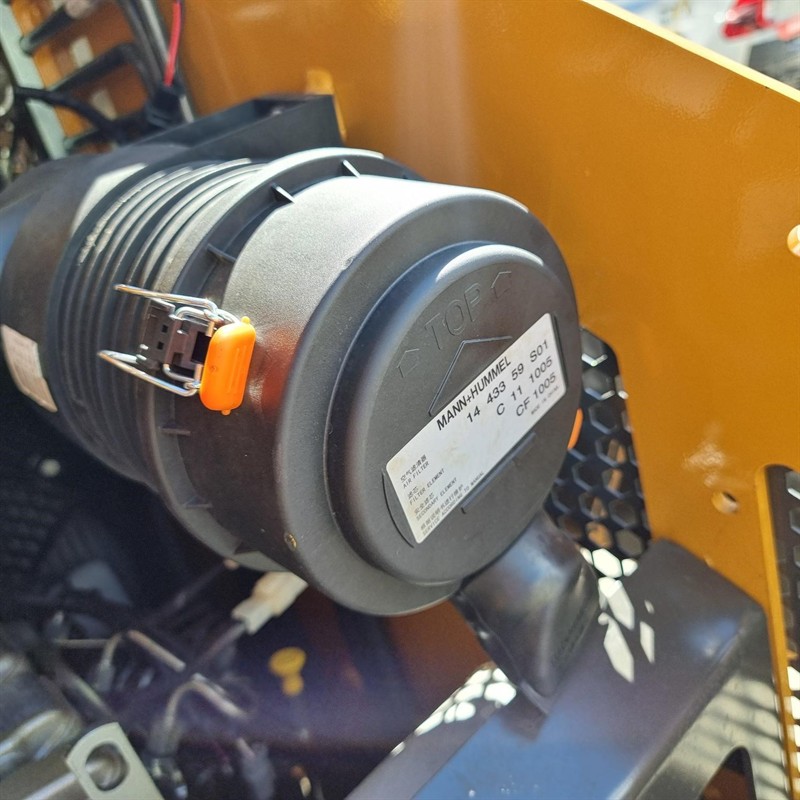 AM334DT Commando Mini Skidsteers image 76