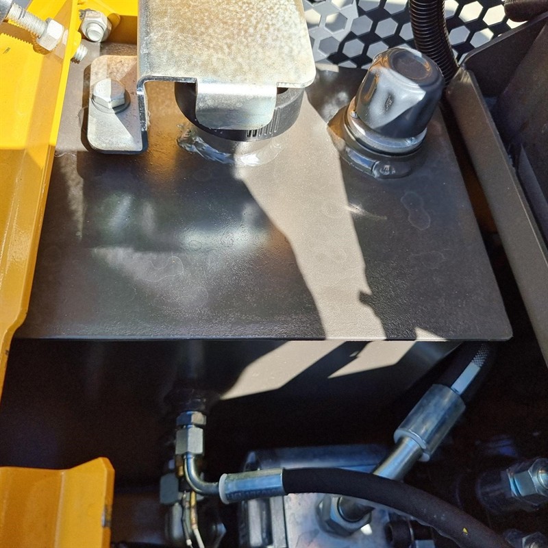 AM334DT Commando Mini Skidsteers image 87