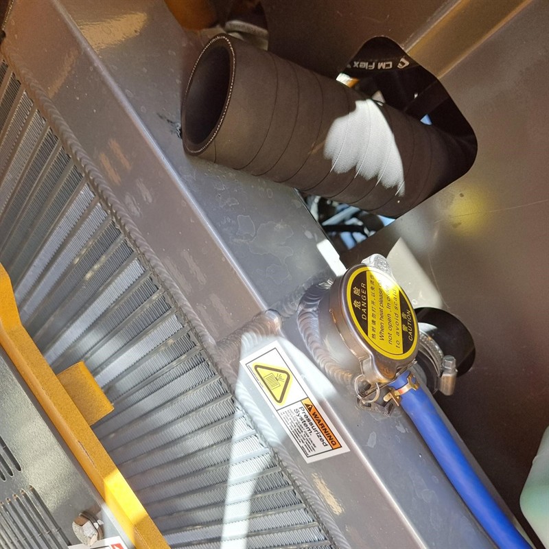 AM334DT Commando Mini Skidsteers image 91