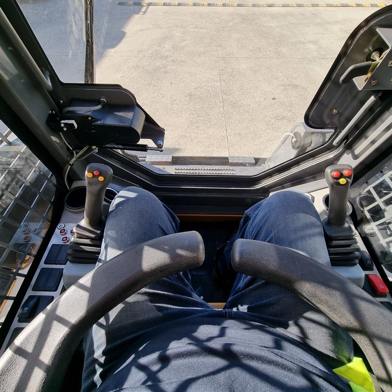AS55GT Skid Steer image 36